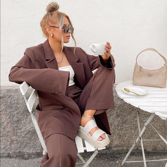 𝗡𝗪𝗧 𝗭𝗮𝗿𝗮 • Rubberized Low Heel Sandals - Picture 5 of 11